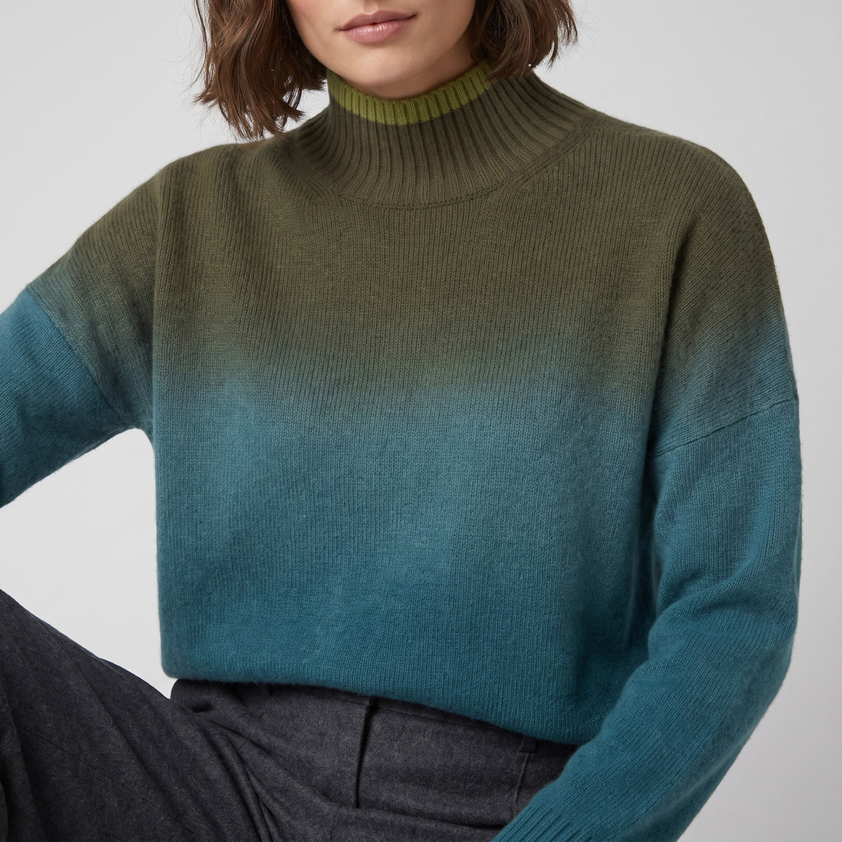 Maglia a Collo Alto "Dip Dye" in 100% Cashmere – Mirror in the Sky